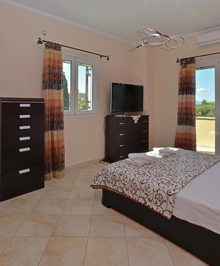 Aegina Villa Konstantinos 6 Bedrooms מראה חיצוני תמונה